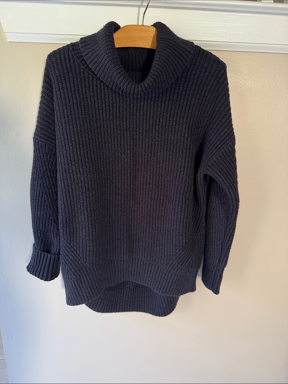 Old Navy Black Turtleneck Cowl Seeater